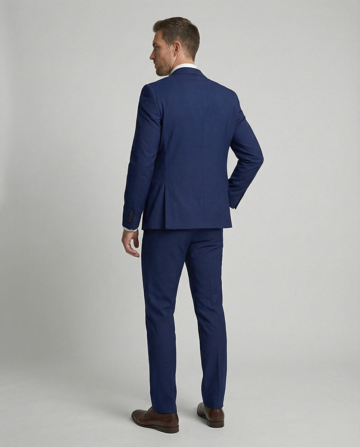 Driedelig herenkostuum met colbert, gilet en pantalon - beeld 3