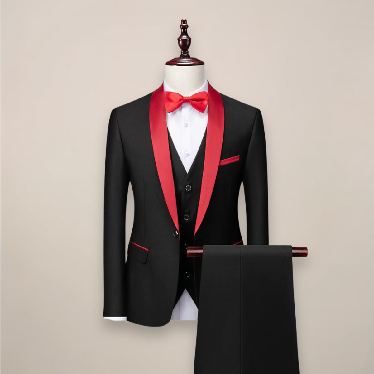 Driedelige smoking met glanzende sjaalkraag, colbert met één knoop, gilet en pantalon - zwart/rood