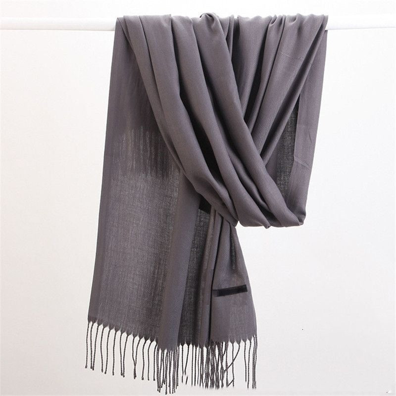 Dunne effen damessjaal met korte franje aan de uiteinden - grijs