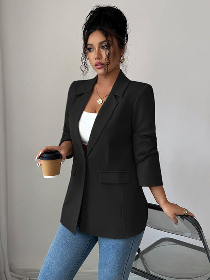 Ruimvallende blazer dames met revers en twee kleppenzakken