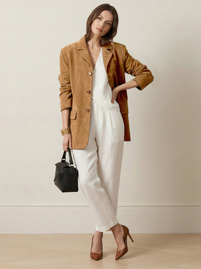 Cognackleurige damesblazer in suède look met revers en kleppenzakken