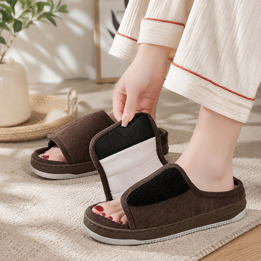 Extra brede open pantoffels met klittenband voor dames en heren - beeld 2