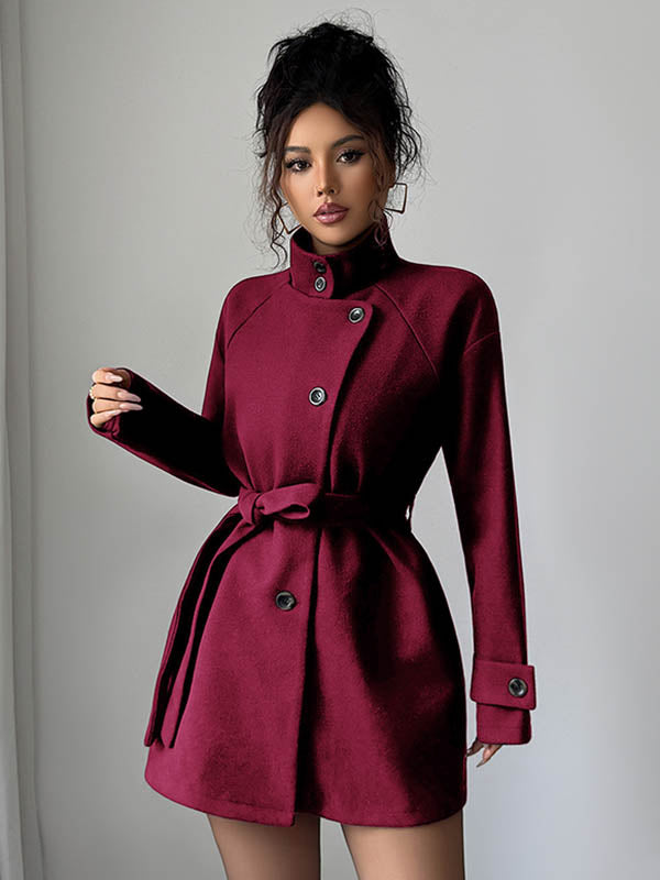 Korte jas dames met opstaande kraag en asymmetrische knoopsluiting