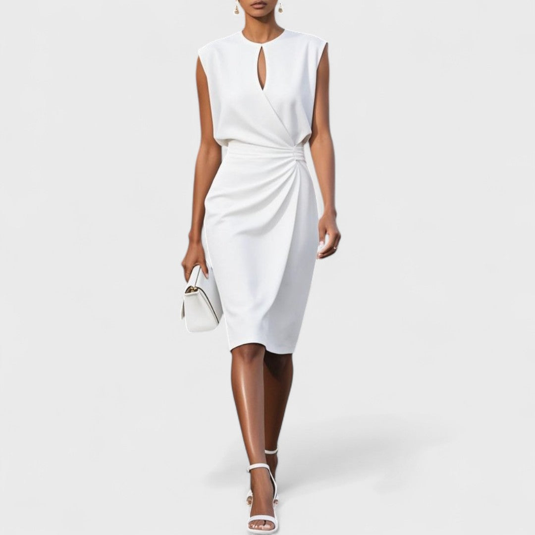 Elegante damesjurk zwart zijaanzicht - tijdloze stijl voor elke gelegenheid