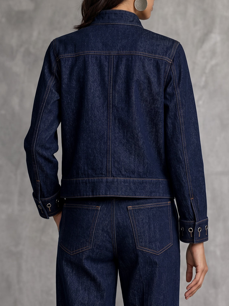 Cropped indigo spijkerjack met opstaande kraag en metalen oogjes