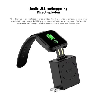 Fitness smartwatch opladen via de usb-stekker in de band