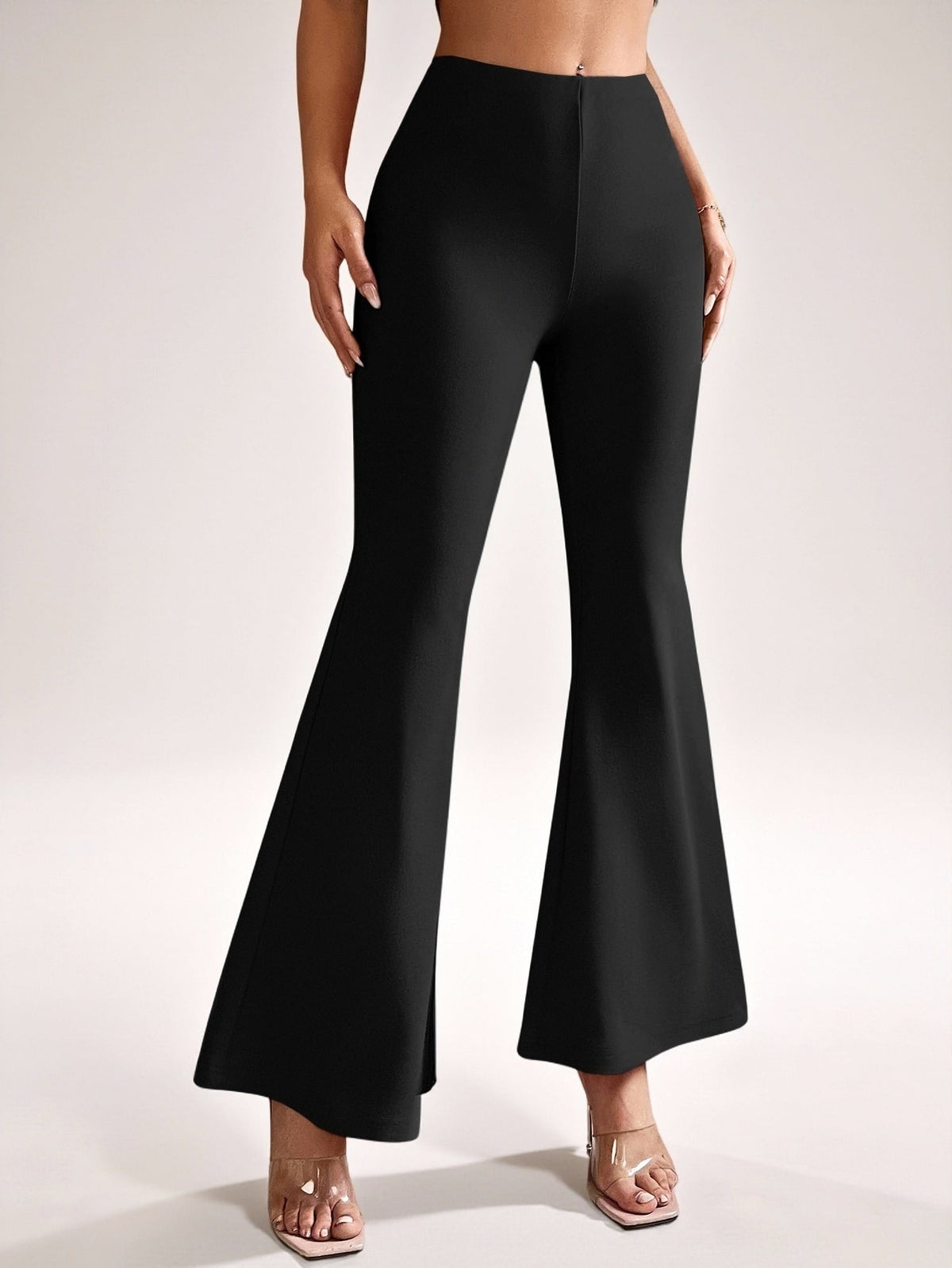 Flared broek voor dames in petite lengte met elastische taille en wijde pijp - zwart
