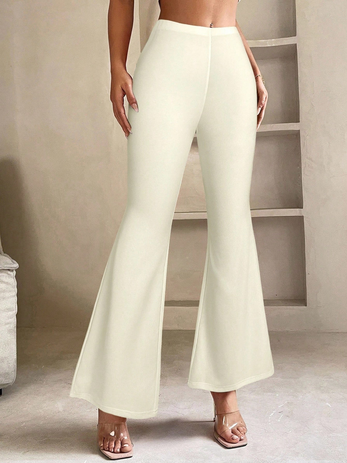 Flared broek voor dames in petite lengte met elastische taille en wijde pijp - crème