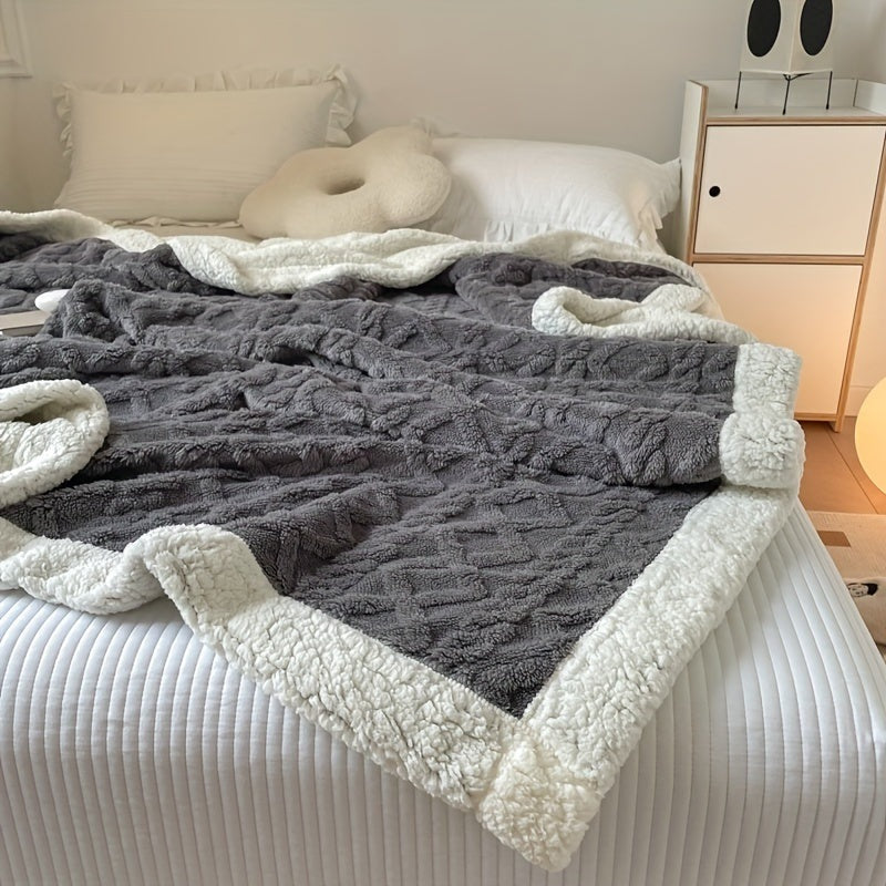 Omkeerbare fleece plaid met kabelpatroon en sherpa achterkant - beeld 3