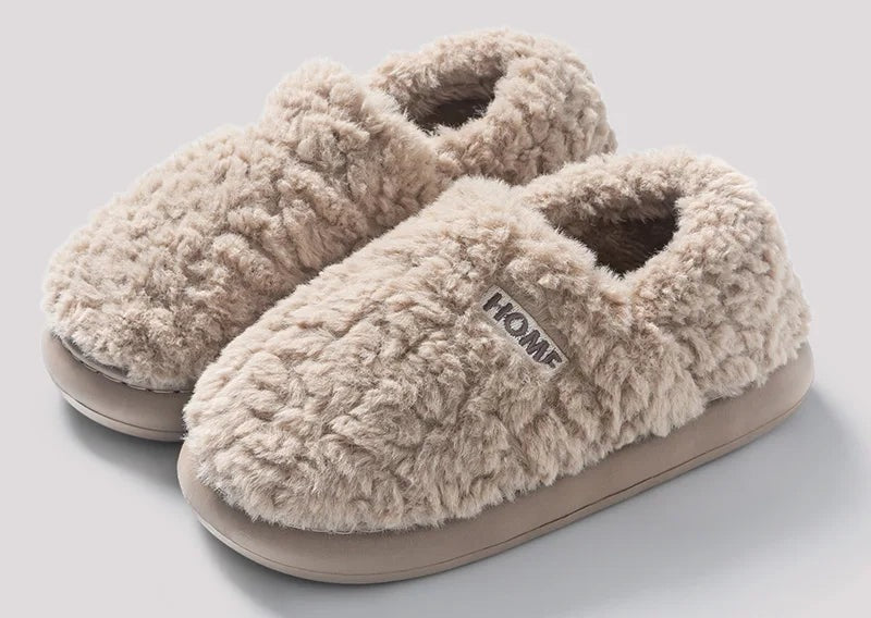 Fluffy pantoffels met gesloten hiel, pluche bovenkant en dikke zool met profiel - taupe