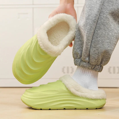 Fluffy pantoffels met EVA-buitenkant in golfmotief, pluche kraag en dikke zool