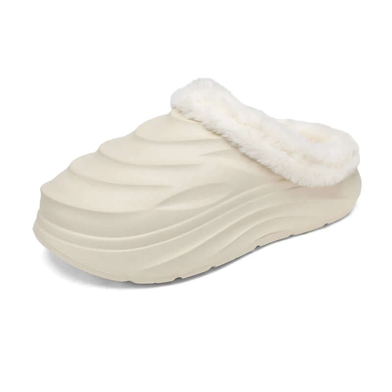 Fluffy pantoffels met EVA-buitenkant in golfmotief, pluche kraag en dikke zool - crème