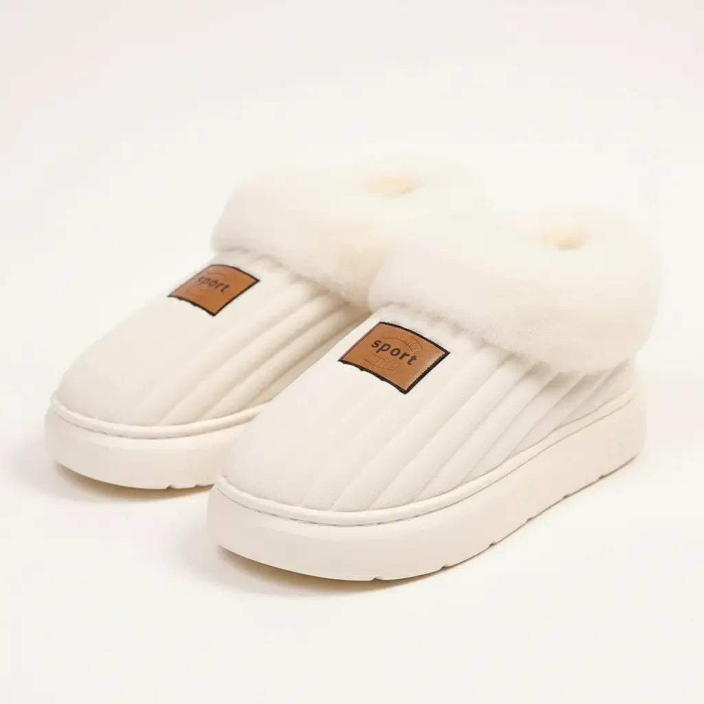Fluffy pantoffels met hoge zool, ribstof bovenkant en pluche rand over de enkel - beige
