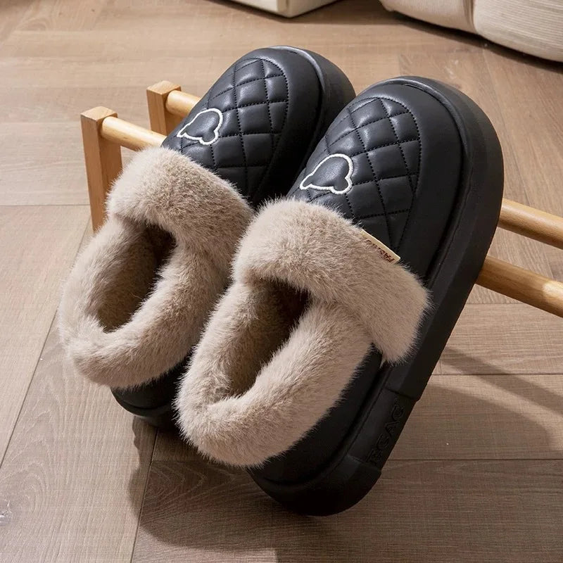 Fluffy pantoffels met open hiel, gewatteerde bovenkant in leerlook en brede pluche rand - zwart / taupe rand