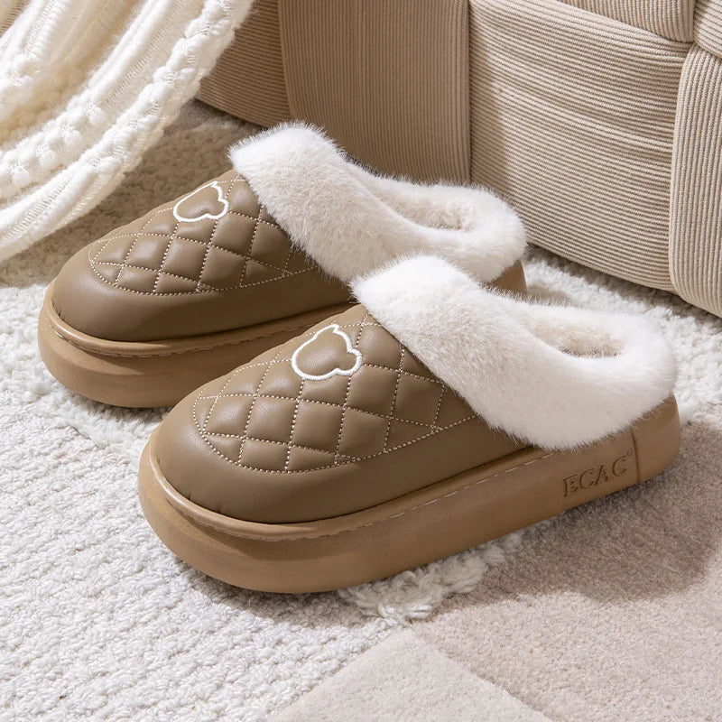 Fluffy pantoffels met open hiel, gewatteerde bovenkant in leerlook en brede pluche rand - bruin / witte rand