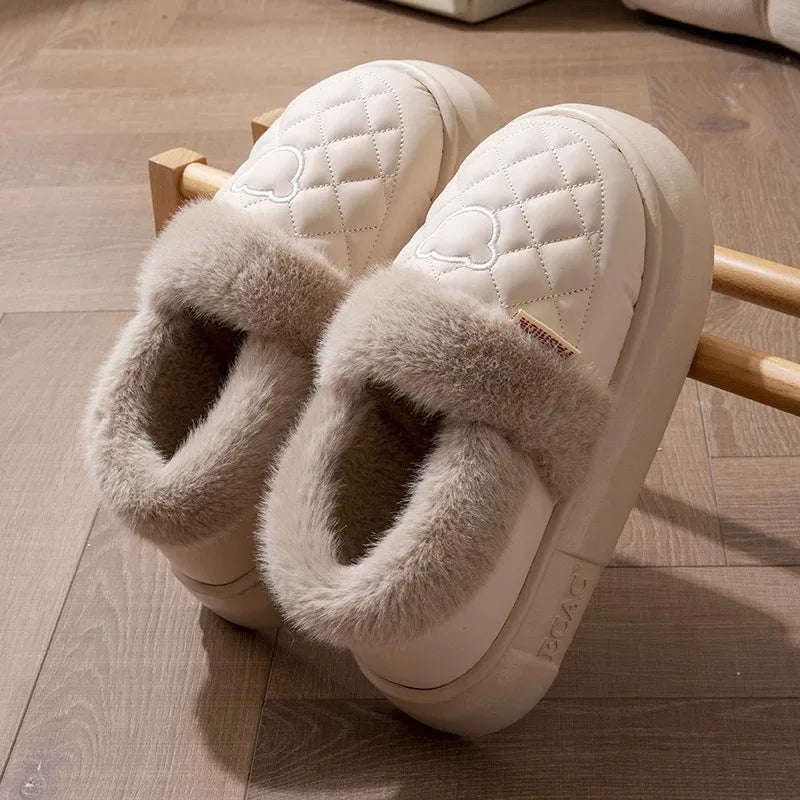 Fluffy pantoffels met open hiel, gewatteerde bovenkant in leerlook en brede pluche rand - beige / taupe rand