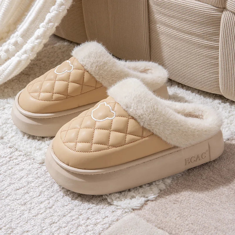 Fluffy pantoffels met open hiel, gewatteerde bovenkant in leerlook en brede pluche rand - beeld 5