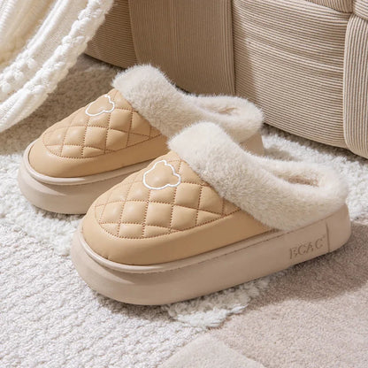 Fluffy pantoffels met open hiel, gewatteerde bovenkant in leerlook en brede pluche rand - beeld 5