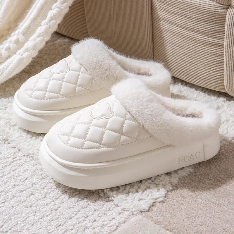 Fluffy pantoffels met open hiel, gewatteerde bovenkant in leerlook en brede pluche rand - wit / witte rand
