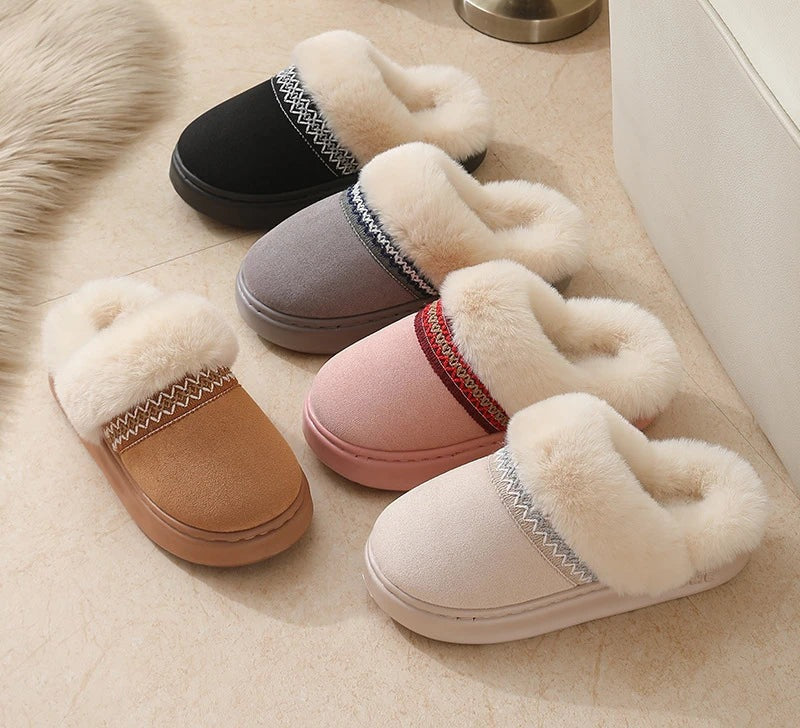 Fluffy pantoffels in suède look met pluche kraag, geborduurde band en open hiel