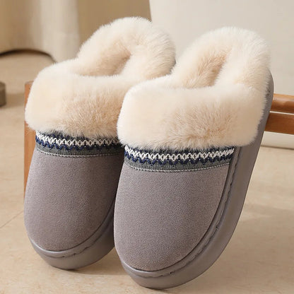Fluffy pantoffels in suède look met pluche kraag, geborduurde band en open hiel - grijs