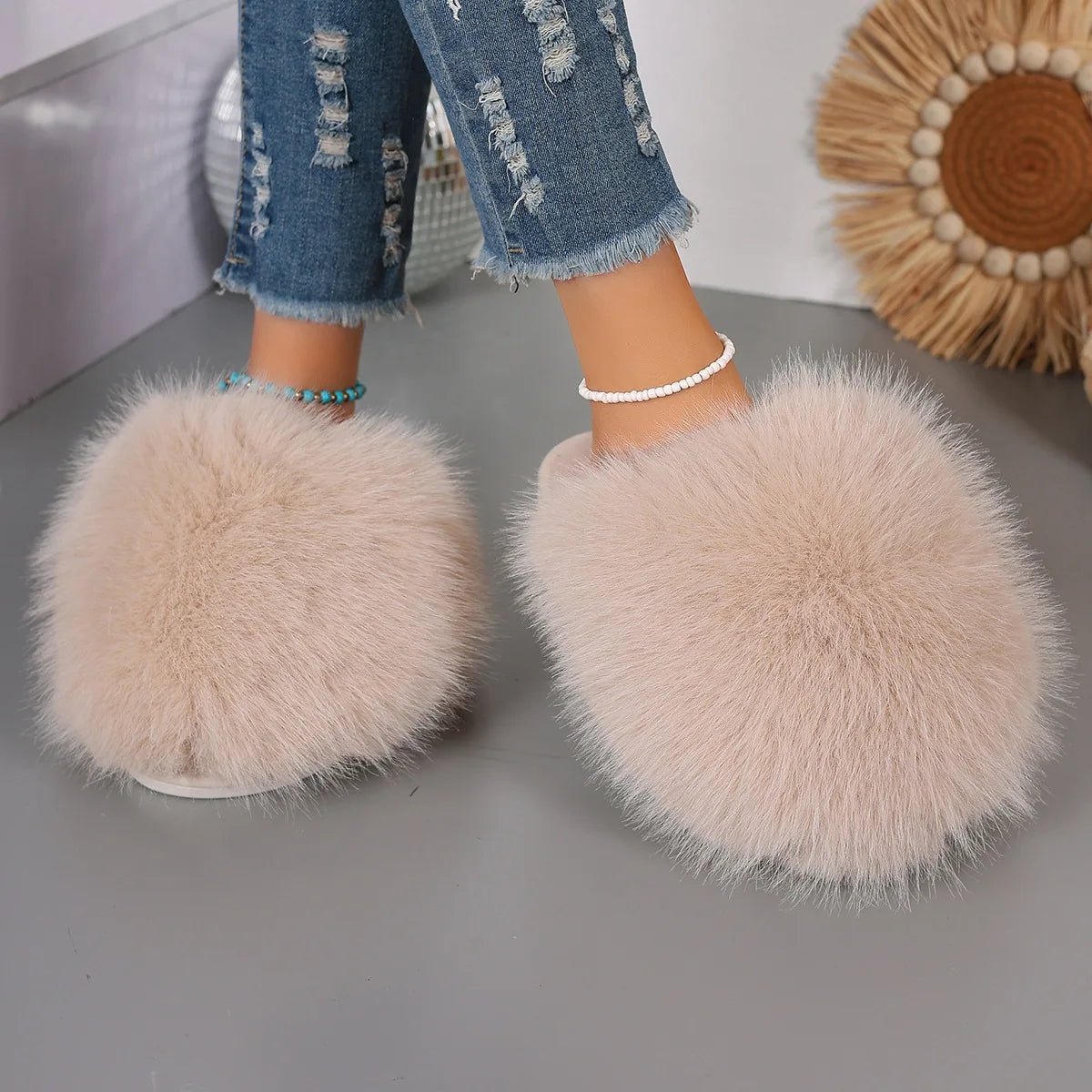 Fluffy slippers met bovenkant van lang imitatiebont, open hiel en rubberen zool - beige