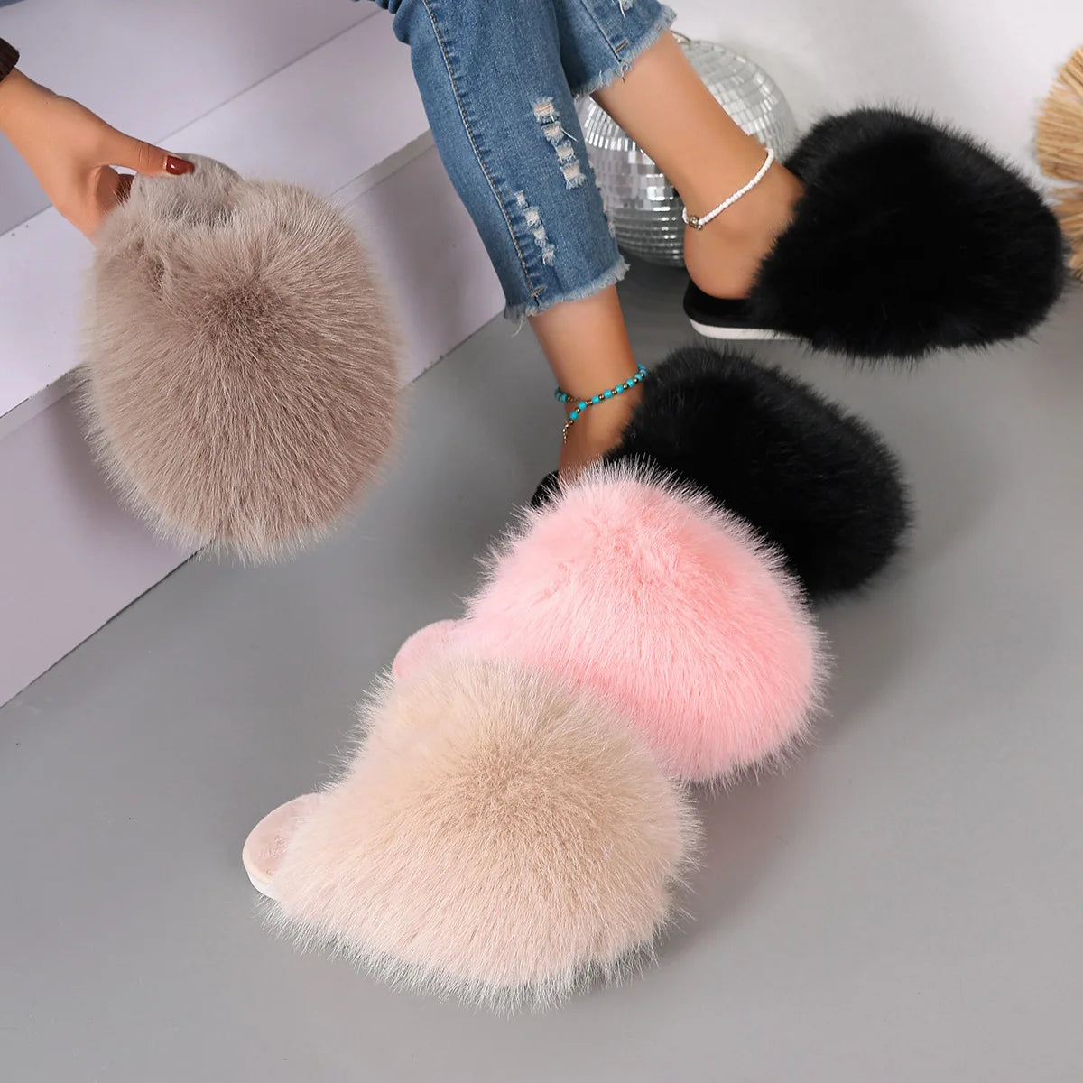 Fluffy slippers met bovenkant van lang imitatiebont, open hiel en rubberen zool - beeld 8