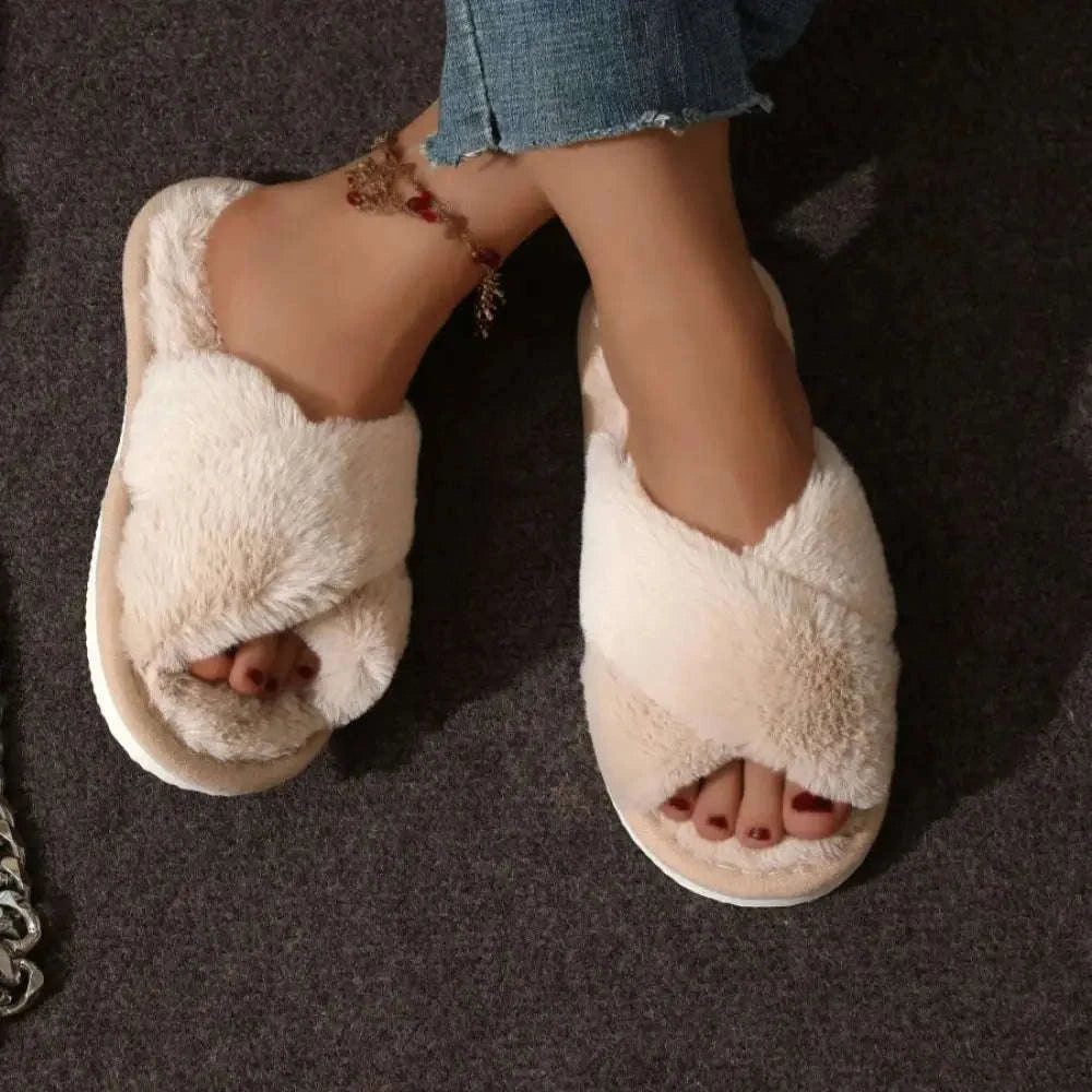 Fluffy slippers met gekruiste pluche banden, open teen en memory foam voetbed - beige