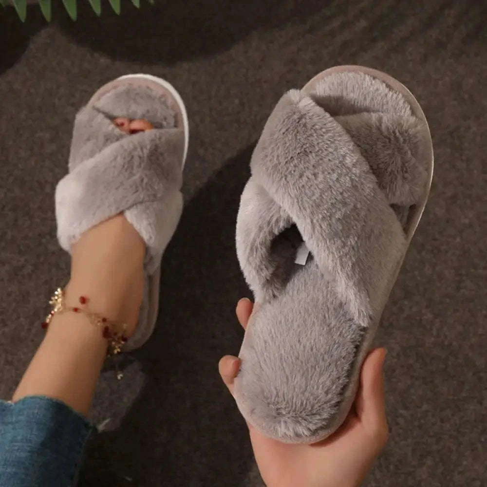 Fluffy slippers met gekruiste pluche banden, open teen en memory foam voetbed - beeld 6