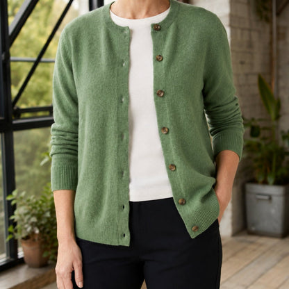 Gebreid damesvest met ronde hals en doorlopende knoopsluiting - groen