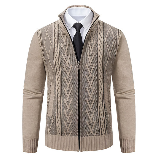 Beige gebreid herenvest met rits en opstaande kraag, voorkant
