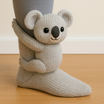 Gebreide dierensokken met 3D-knuffeldiertje op de schacht - koala