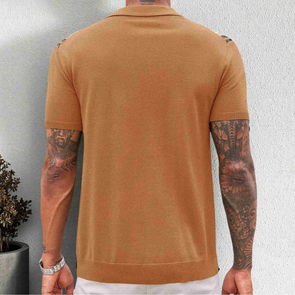 Gebreide herenpolo met doorlopende knoopsluiting en verticale jacquard strepen - beeld 7