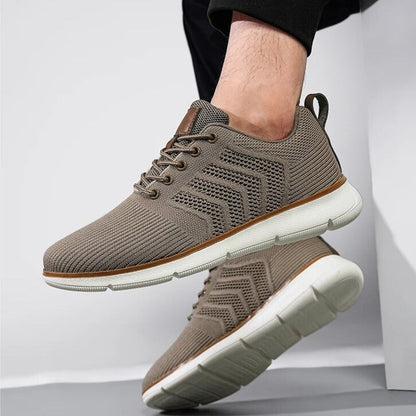 Gebreide herensneakers met open chevronmotief, lichte zool en tabje in leerlook - beeld 10