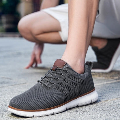 Gebreide herensneakers met open chevronmotief, lichte zool en tabje in leerlook - beeld 6