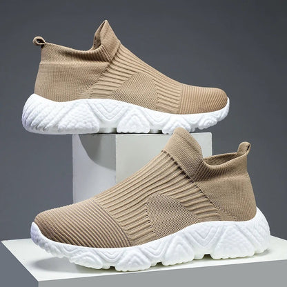 Gebreide instapsneakers voor heren met sokschacht en dikke schuimzool met reliëf - beige