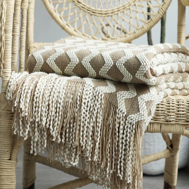 Gebreide plaid met zigzagpatroon en lange franjes - taupe
