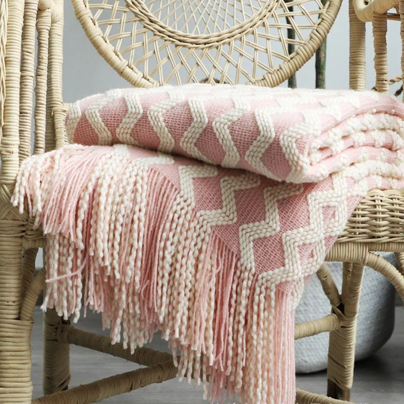 Gebreide plaid met zigzagpatroon en lange franjes - roze
