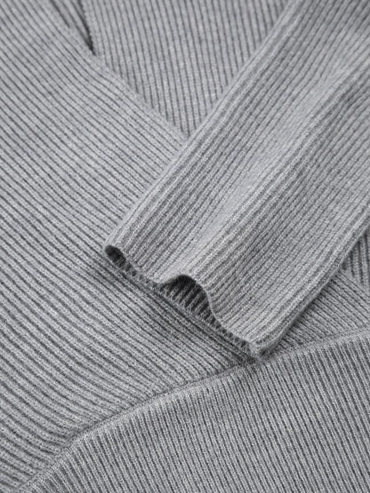 Geribd damesvest met overslag, V-hals en brede tailleboord