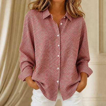 Geruite damesblouse met puntkraag, knoopsluiting en afgeronde zoom - rood