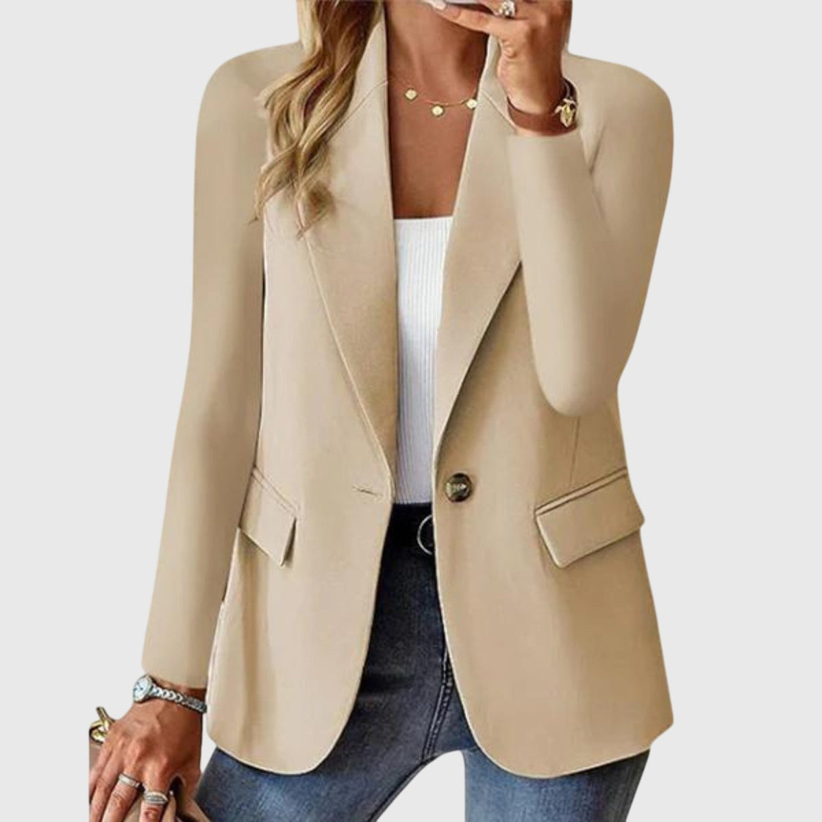 Getailleerde damesblazer met één knoop en klepzakken - beige