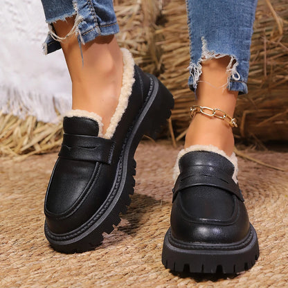 Gevoerde damesloafers met profielzool en imitatiebont - beeld 2