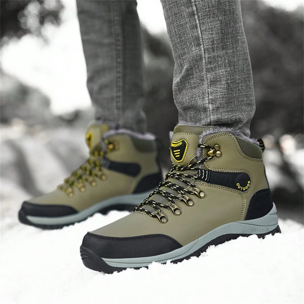 Gevoerde winterboots voor heren met veters en profielzool