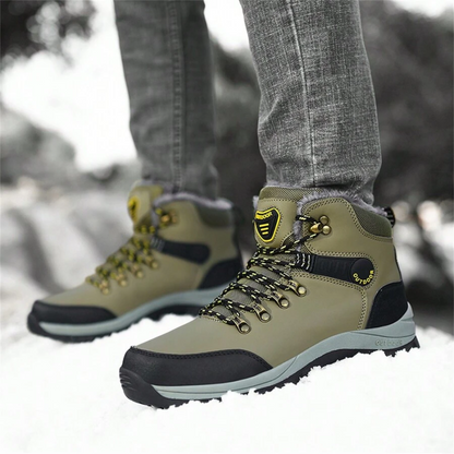 Gevoerde winterboots voor heren met veters en profielzool