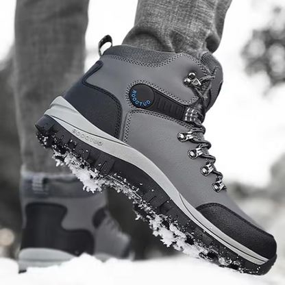 Gevoerde winterboots voor heren met veters en profielzool
