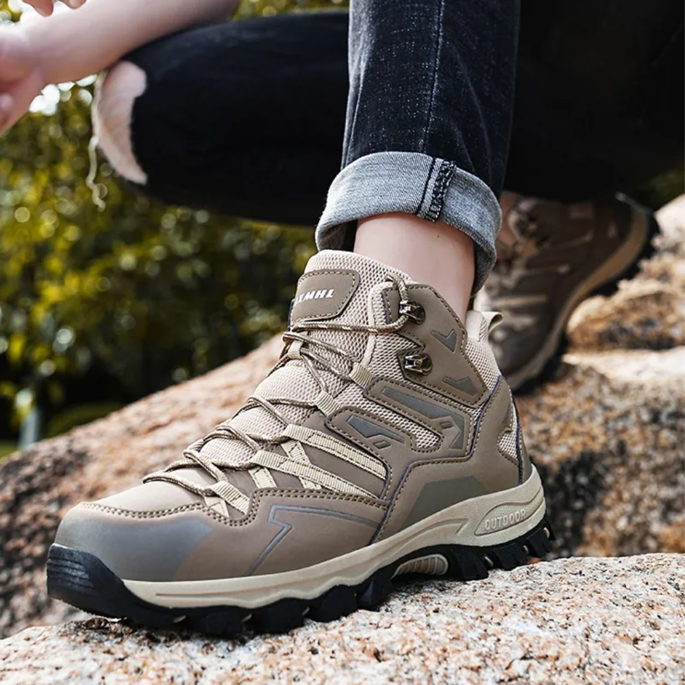 Halfhoge wandelschoenen voor dames en heren met profielzool