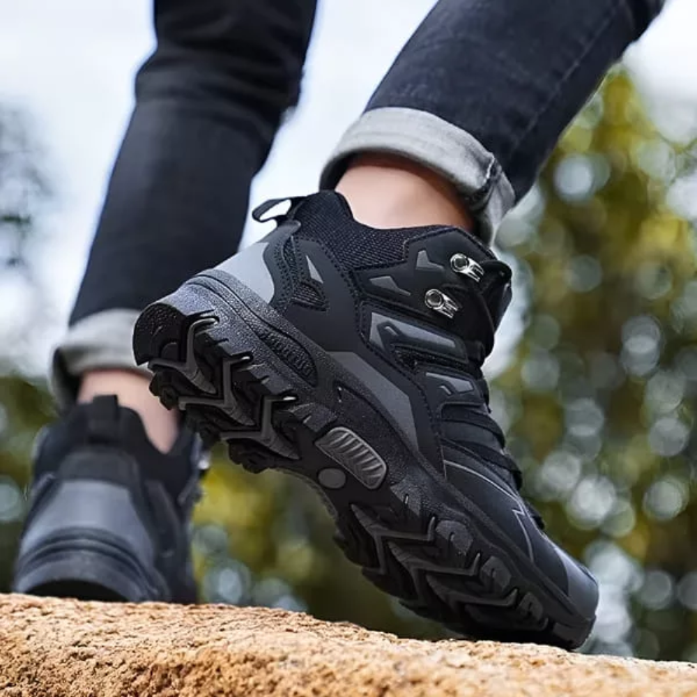 Halfhoge wandelschoenen voor dames en heren met profielzool