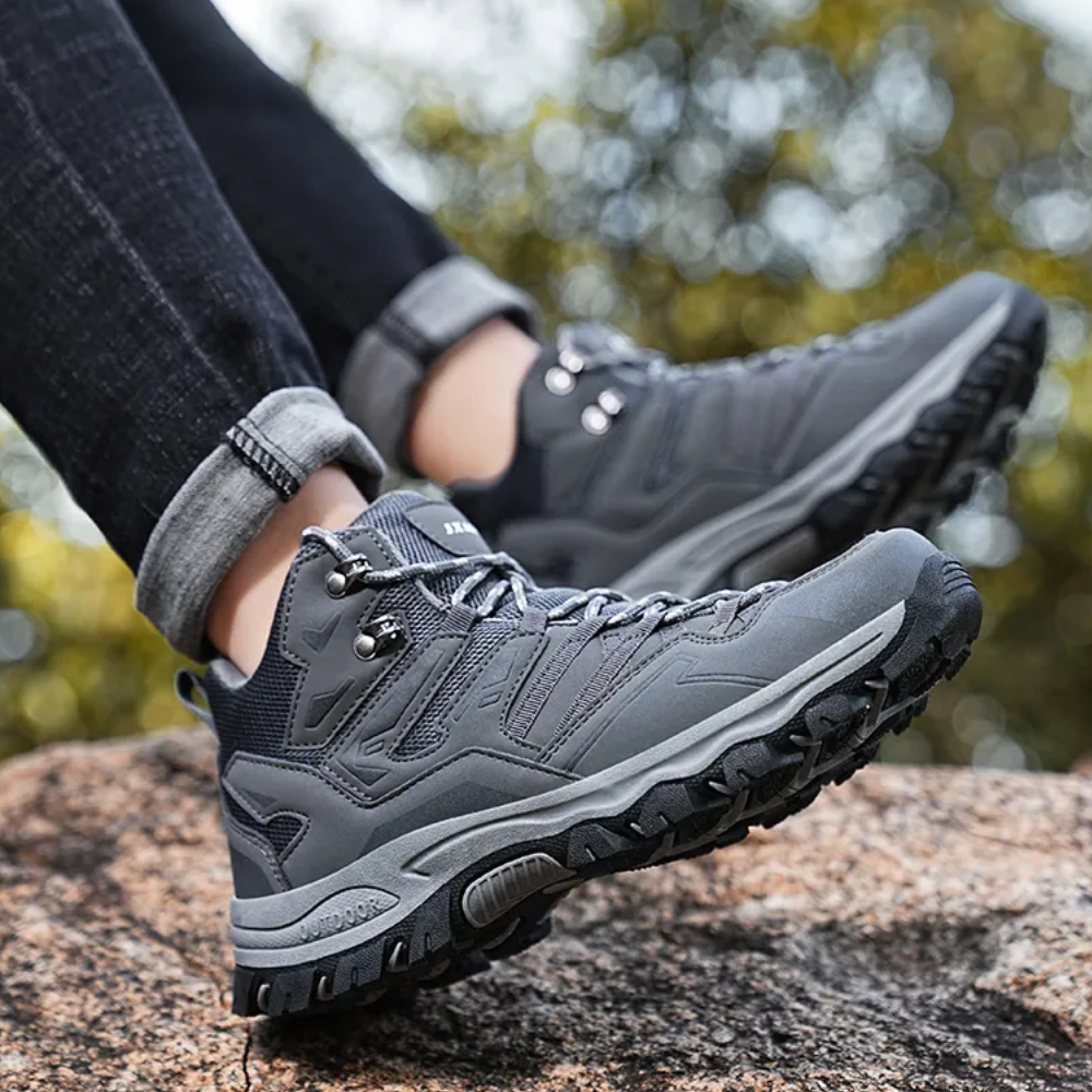 Halfhoge wandelschoenen voor dames en heren met profielzool