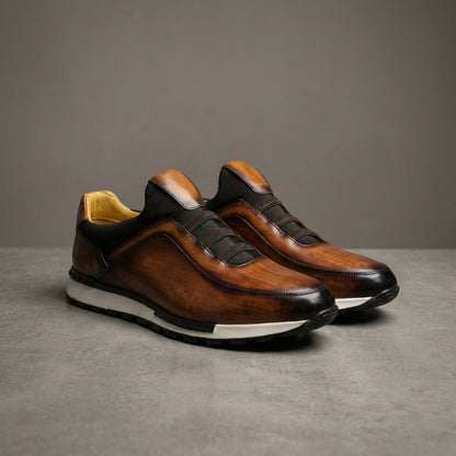 Heren instapsneakers in leerlook met patina-afwerking, elastische banden en gele voering - cognac