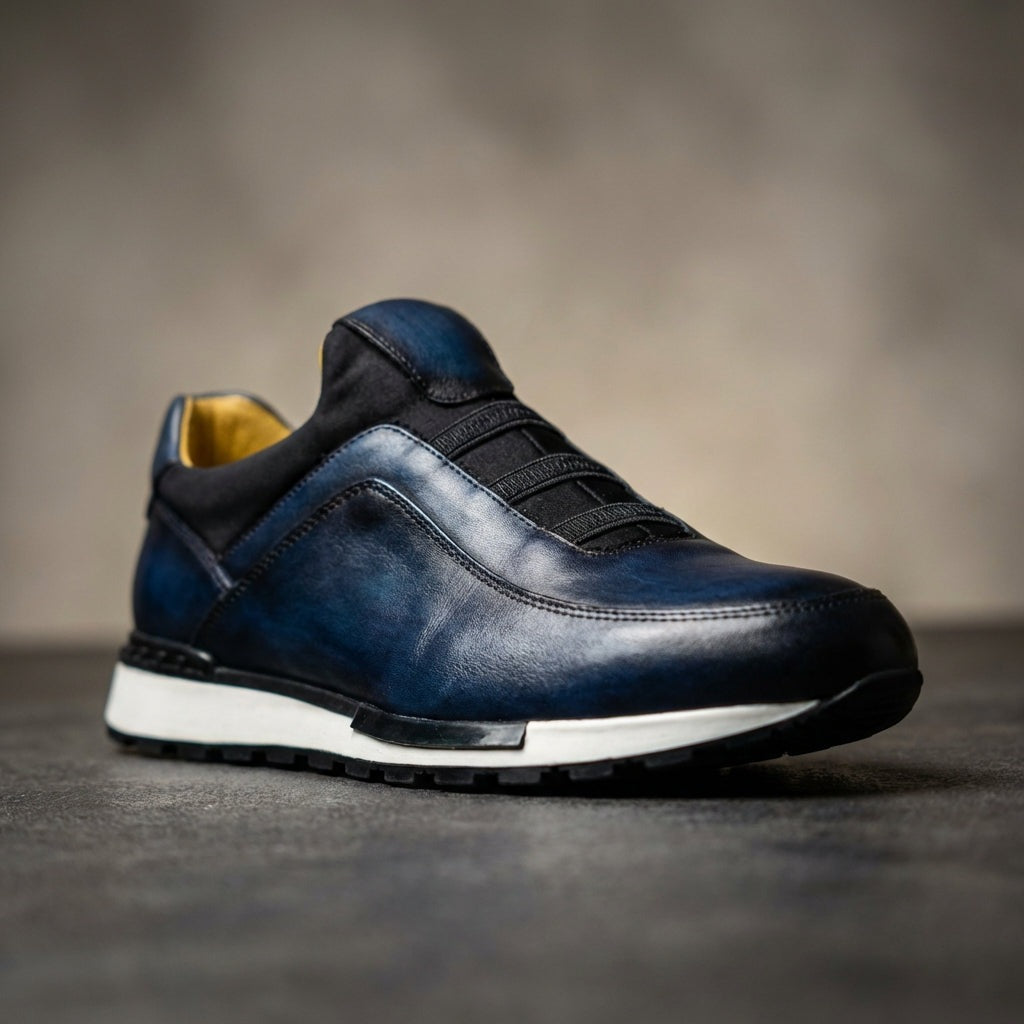 Heren instapsneakers in leerlook met patina-afwerking, elastische banden en gele voering - blauw